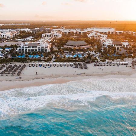 Hard Rock Hotel & Casino Punta Cana (Adults Only) Εξωτερικό φωτογραφία Aerial view of the resort