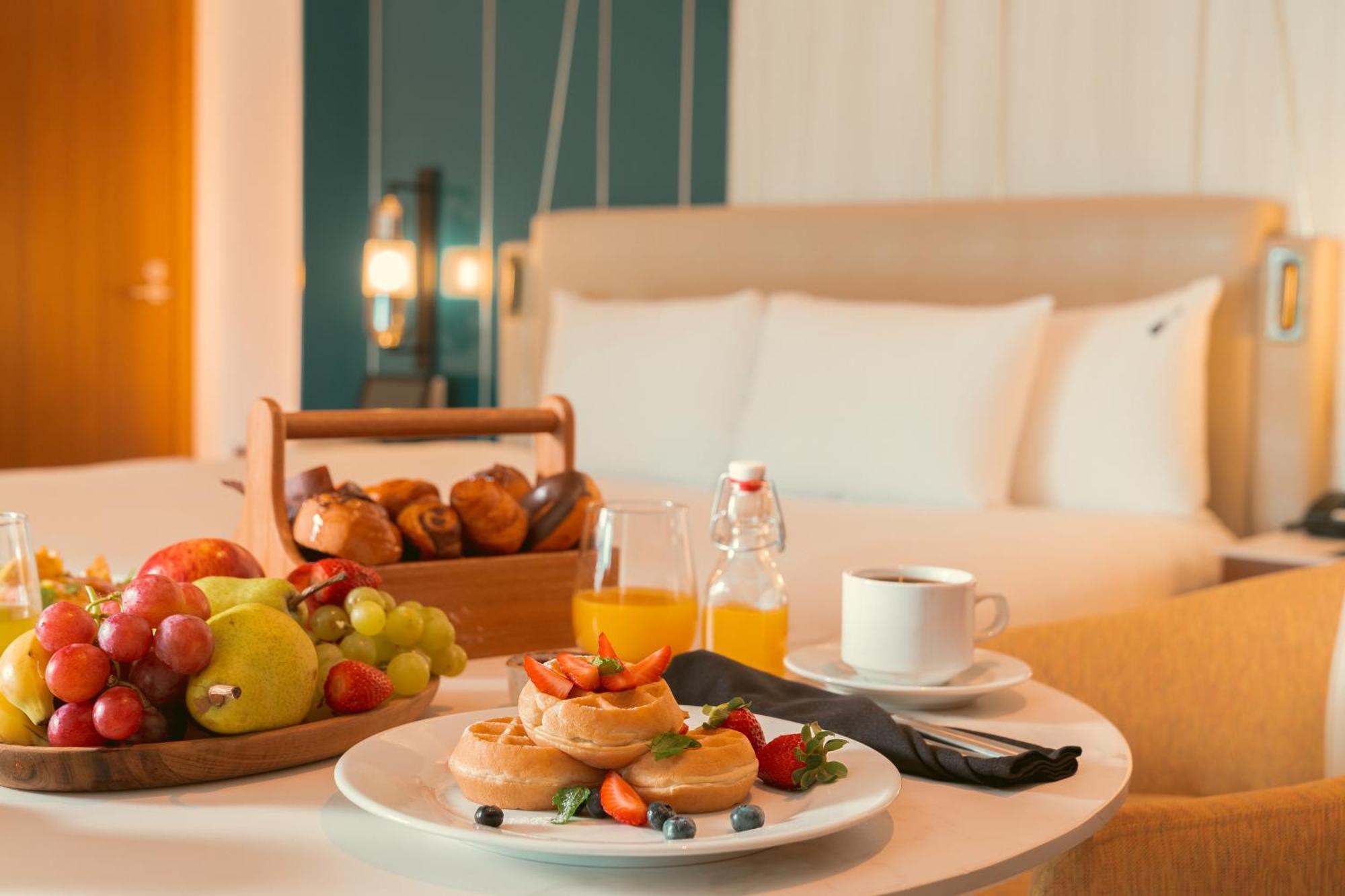 Hard Rock Hotel & Casino Punta Cana (Adults Only) Εξωτερικό φωτογραφία Room service