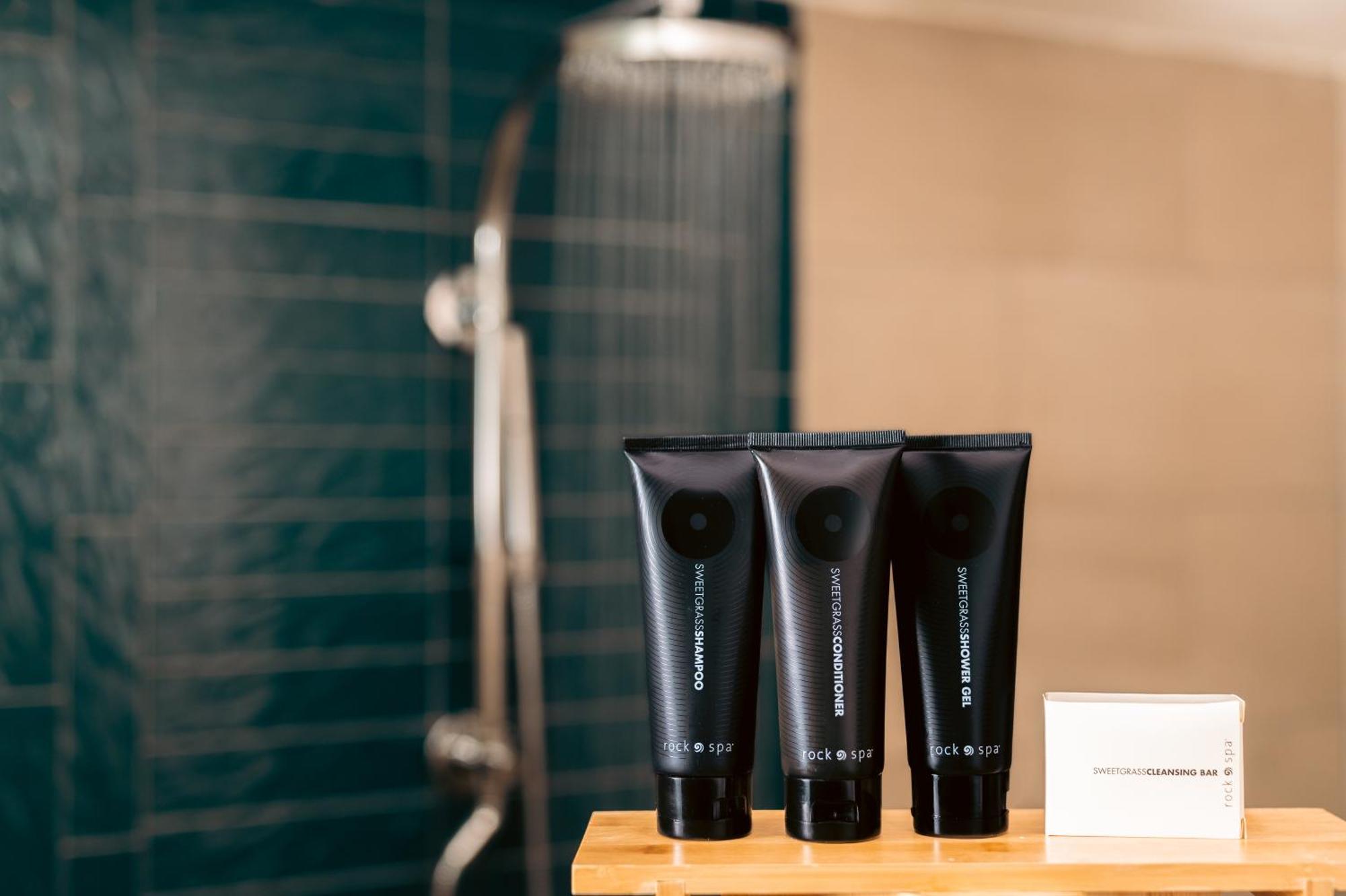 Hard Rock Hotel & Casino Punta Cana (Adults Only) Εξωτερικό φωτογραφία Shower gel