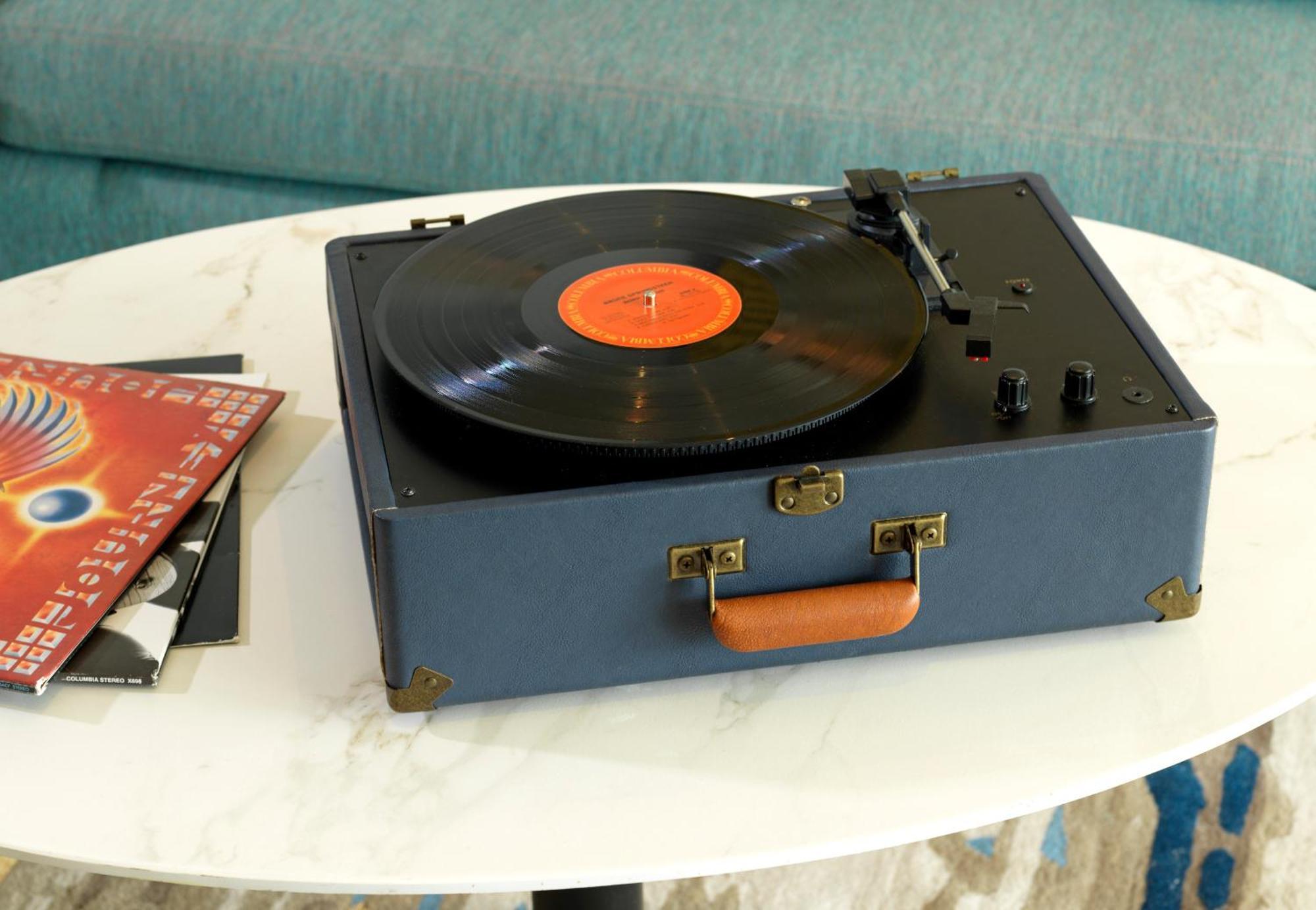 Hard Rock Hotel & Casino Punta Cana (Adults Only) Εξωτερικό φωτογραφία A portable turntable