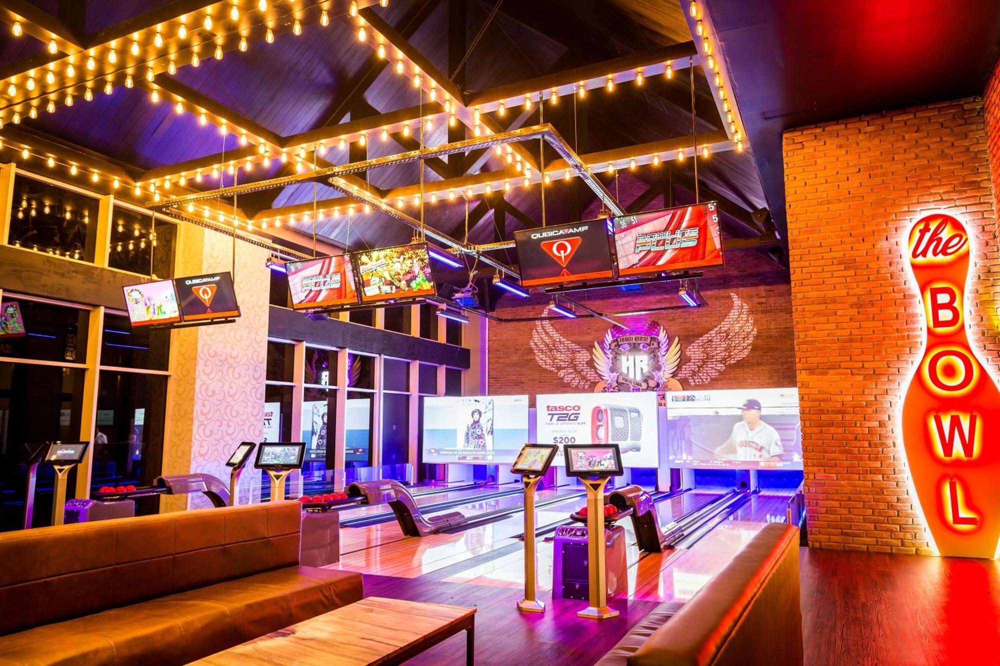 Hard Rock Hotel & Casino Punta Cana (Adults Only) Εξωτερικό φωτογραφία The interior of a typical bowling alley